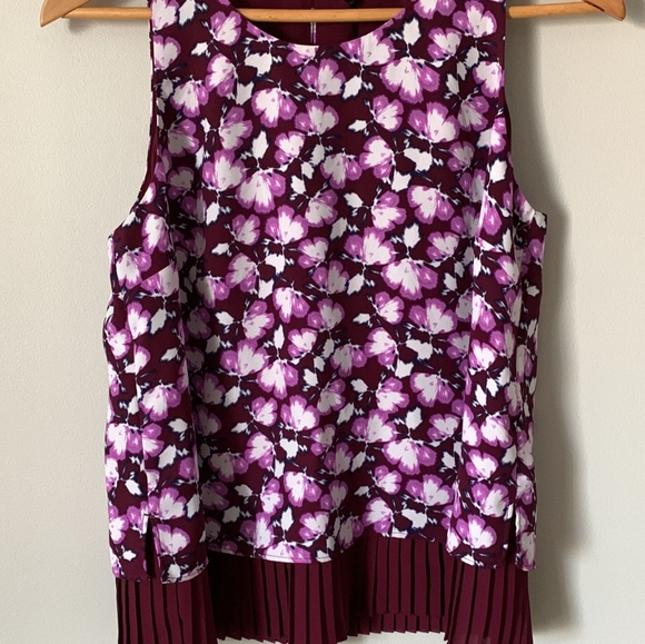 Banana Republic size Medium. M. Purple burgundy tones. No sleeves. NWT - Picture 1 of 6